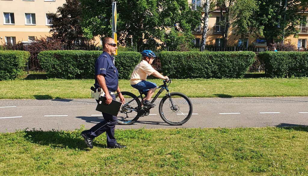 nawypadekgdy.pl Czy dzieci mogą jeździć na rowerach bez